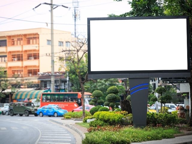 İzmir Billboard Reklamları